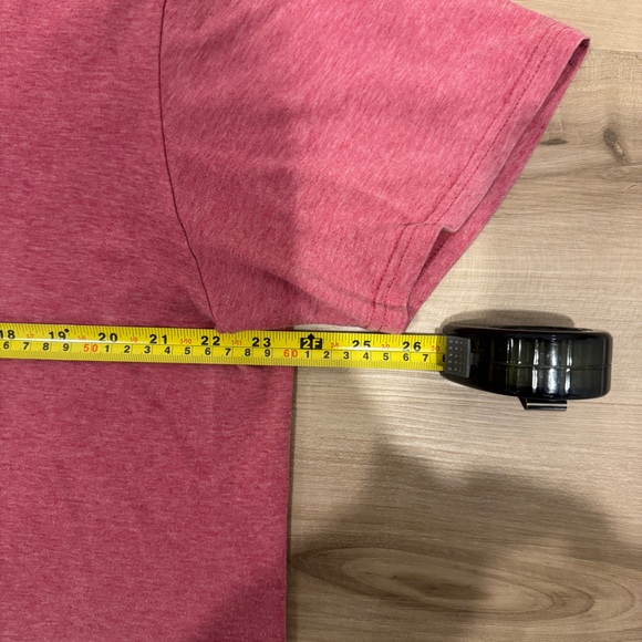 Men’s XL Red Tshirt with Fender print. Preworn with a few grease spots - Picture 6 of 7